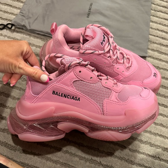 Balenciaga Triple S sneakers in pink - Picture 6 of 11